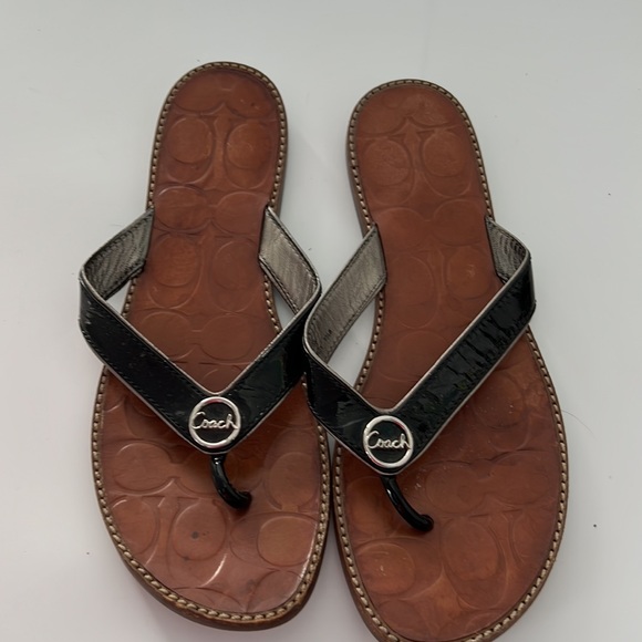 Coach Deney Black Patent Leather Flats Thong Sandals Sz:7.5 B - Picture 2 of 8